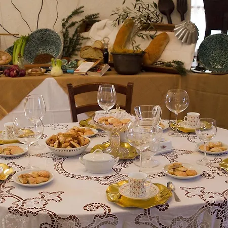 Santa Caterina * كاستيلنوفو دي فال دي سيسينا